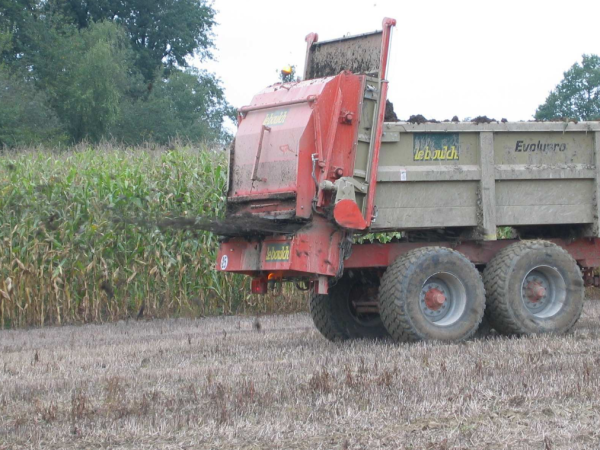 Épandage des boues de la ville de Bourg : partenariat gagnant-gagnant entre les collectivité et agriculteurs
