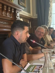 Crise économique agricole dans l'Ain :  la préfecture réunit profession et partenaires financiers 