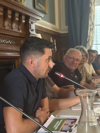Crise économique agricole dans l'Ain :  la préfecture réunit profession et partenaires financiers 