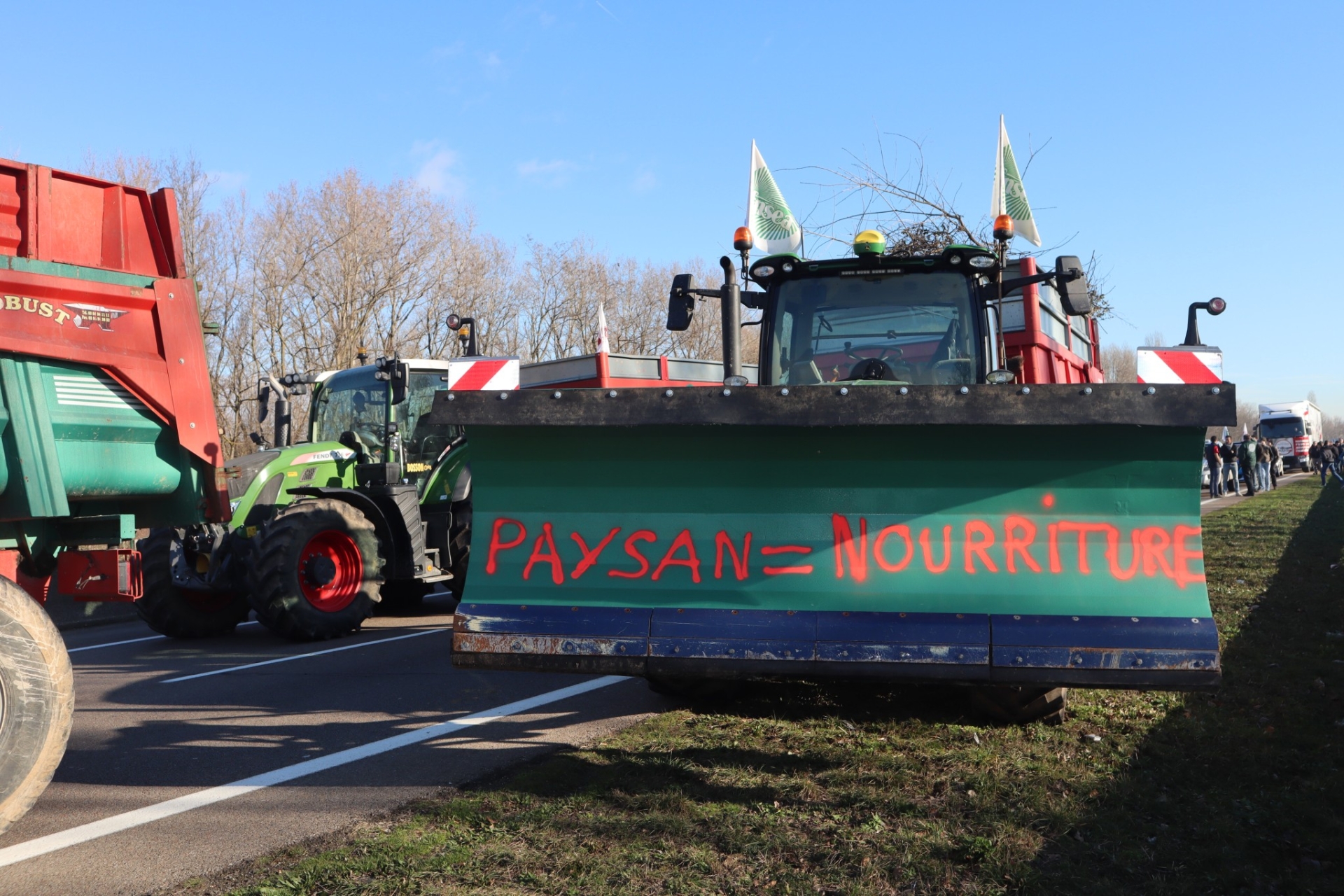 Après le blocage de l'A42, les agriculteurs neutraliseront le péage de Villefranche dès ce lundi